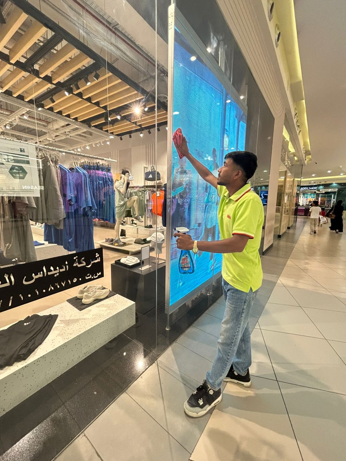 Housekeeping Services for Showrooms and Hospitality Lounges